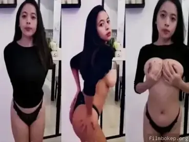 Bokep SMA Remaja Cantik Colmek Pamer Tubuh Mulus Kirim ke Pacar