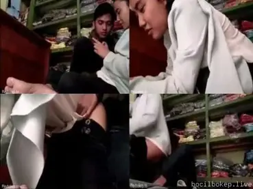 Ngewe rekan kerja cantik di tempat kerja